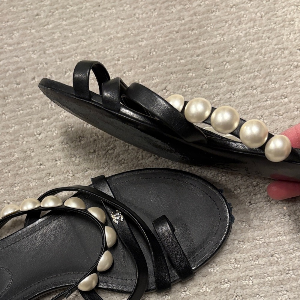 CHANEL Black Leather Pearl-Trim Slide Sandals - Picture 10 of 10